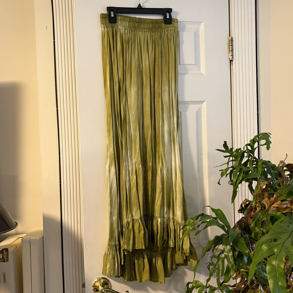 NWT Zara Green Batik Skirt